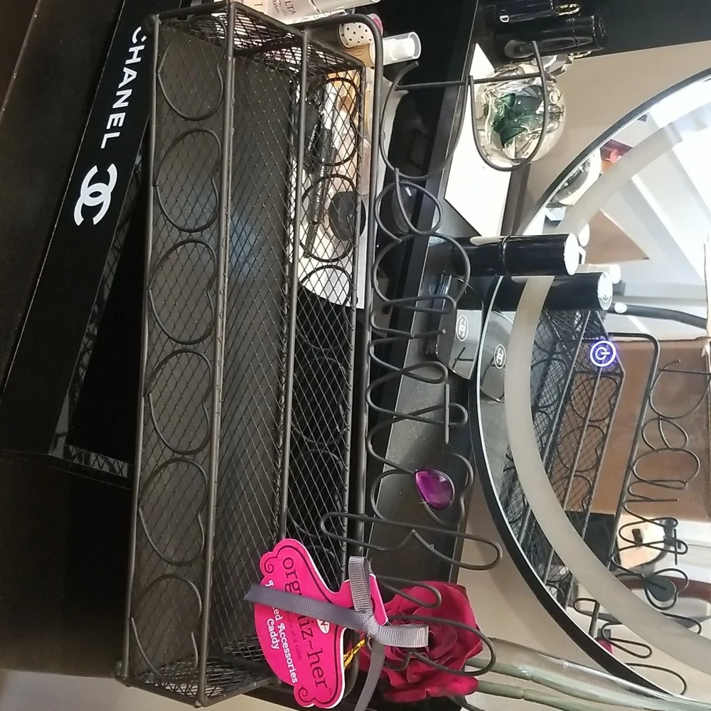 Accessories - Picture 1 of 9